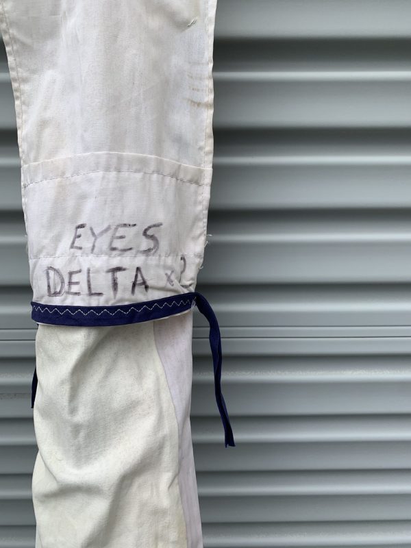 white kite bag