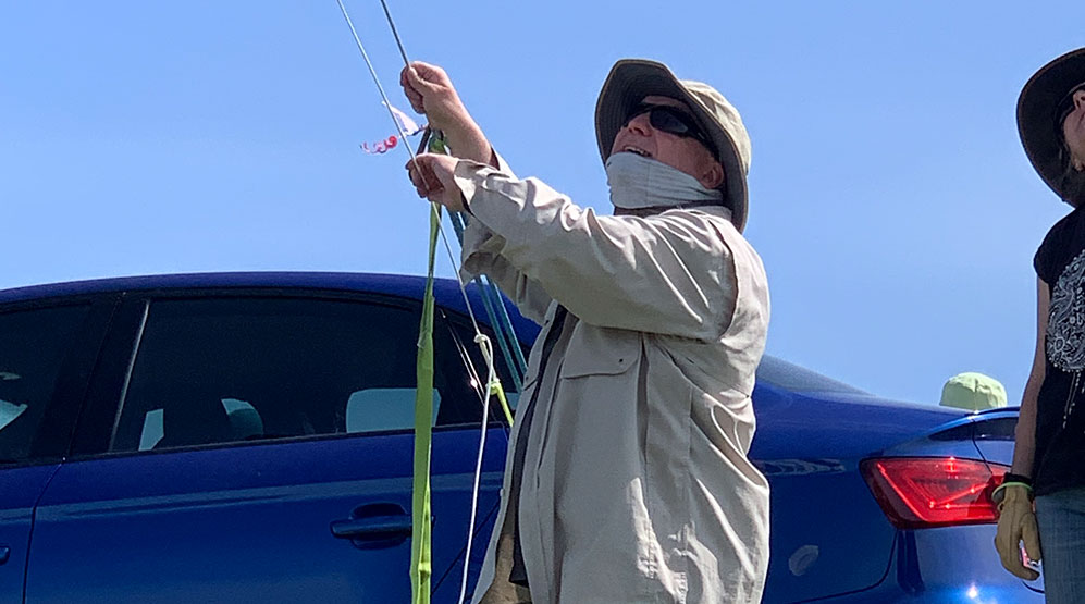Roger Martin flying Spongebob quadline kite
